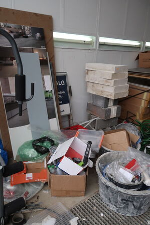 Lager & byggematerialer: Pallereol, værktøj mv. 