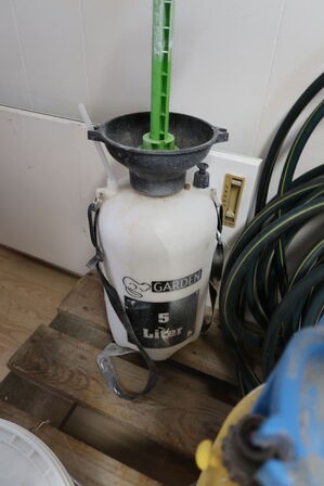 Div. Redskaber: Maling, sprøjter mv.  FLÜGGER/ GARDEN Model: Highfinish