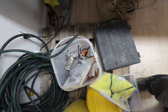 Div. Redskaber: Maling, sprøjter mv.  FLÜGGER/ GARDEN Model: Highfinish