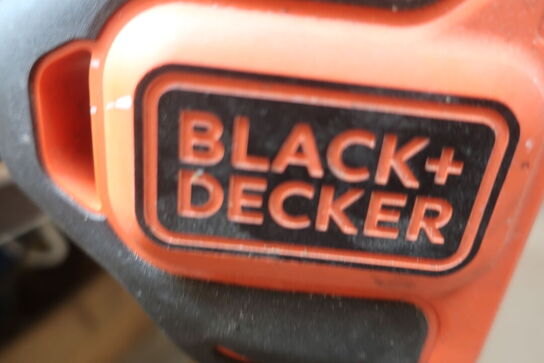 3 stk. havemaskiner BLACK & DECKER, pumpe og værktøjskasse