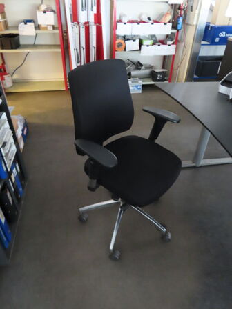 Skrivebord inkl. Stol