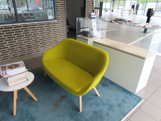 2 stk. Stole, bord, sofa & Skærm