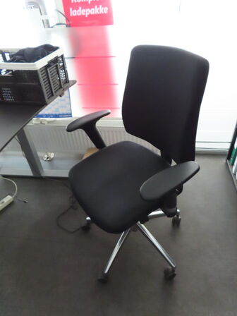 Skrivebord inkl. Stol