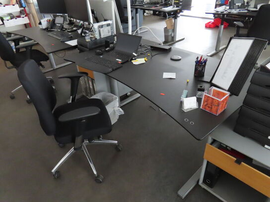 Skrivebord inkl. Stol