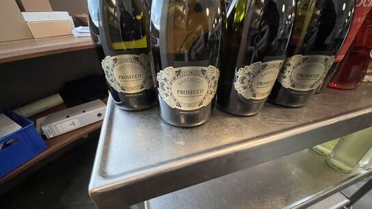 Vin & Spritus 10 Fl. Hvidvin , Likør