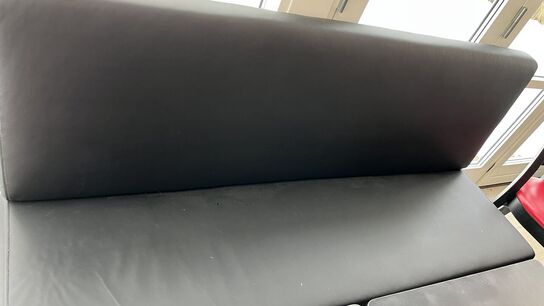 1 Stk  3 Pers. Sofa Modul, 3 Borde, 4 Stole