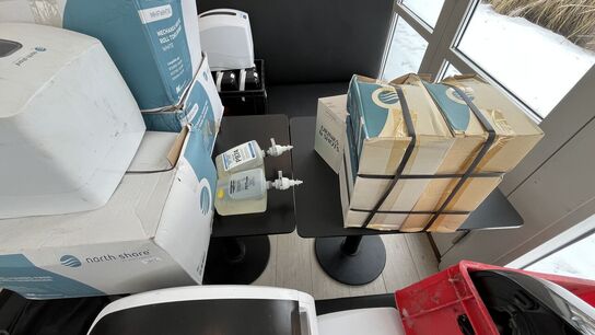 Blandet Lot: Sæbedispensere, Håndklædedispensere