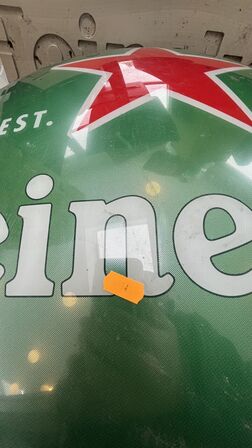 Blandet Lot: Reklameskilte HEINEKEN  med lys, Neonskilt
