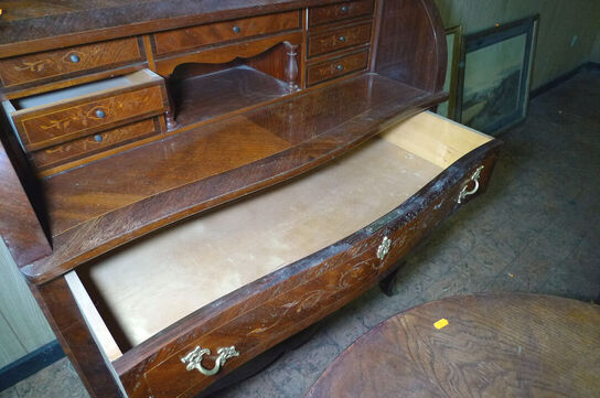 12 stk. møbler, sofa med ny stofrulle til ombetrækning