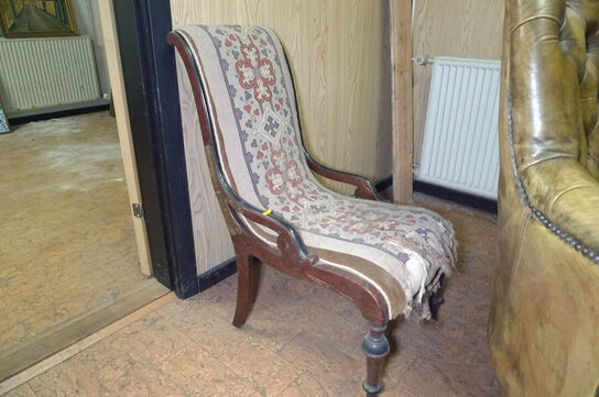 12 stk. møbler, sofa med ny stofrulle til ombetrækning