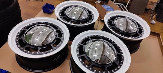 4 stk. Custom Fælge 17" Pirelli BUG version (MOMSFRI)