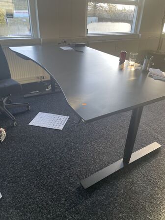 Hæve/sænkebord KINNARPS