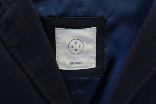 Vest str. 48 2BLIND2C Model: 28SIL358