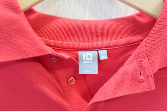 1 stk. T-shirt, 1 stk. Polorøje str. S ID Model: 510, 525