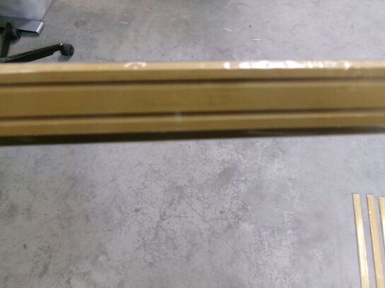 9 stk.  afslutningsprofil messing