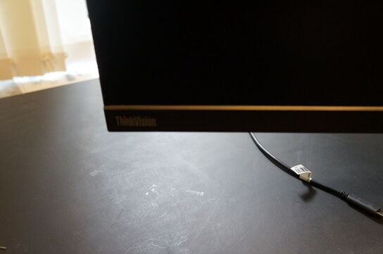 2 stk. skærme & Dock, m.v. LENOVO