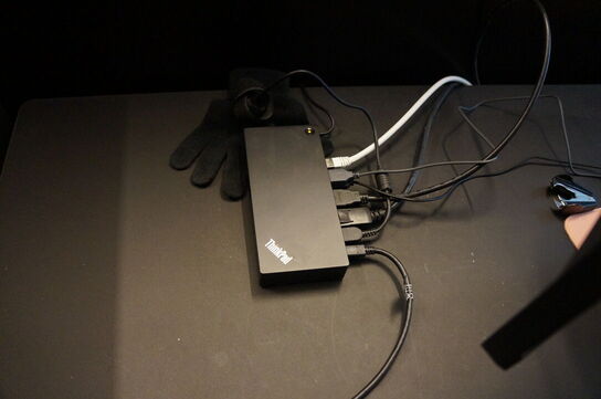 2 stk. skærme & Dock, m.v. LENOVO