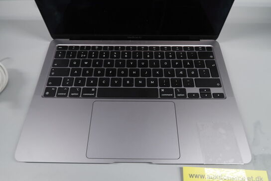 Apple MacBook Air 13" 2020 M1 - Refurbished