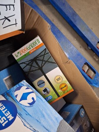 4 paller blandende handelsvarer
