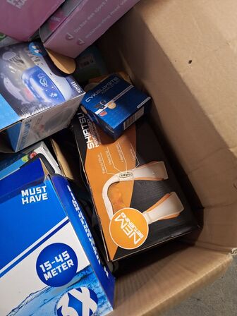 4 paller blandende handelsvarer