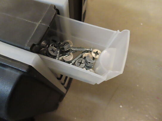 3 stk. Sortimentskasser med indhold, samt service kasser