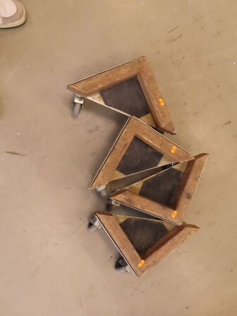 4 stk. Hunde til hjørner