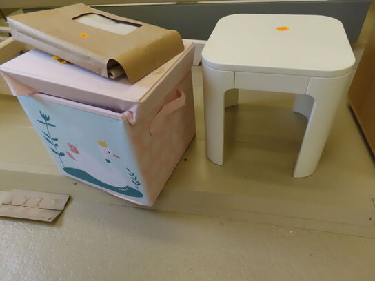 Børneskammel og kasse