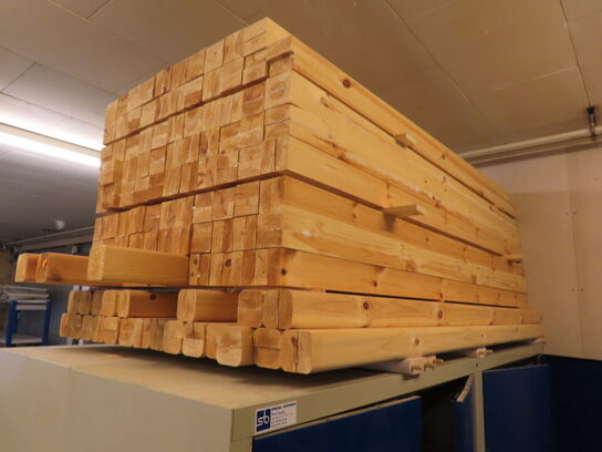 Overskudstræ, to stakke som på billederne