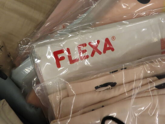 Blandet lot med alt på og under bordet (bord medfølger ikke)