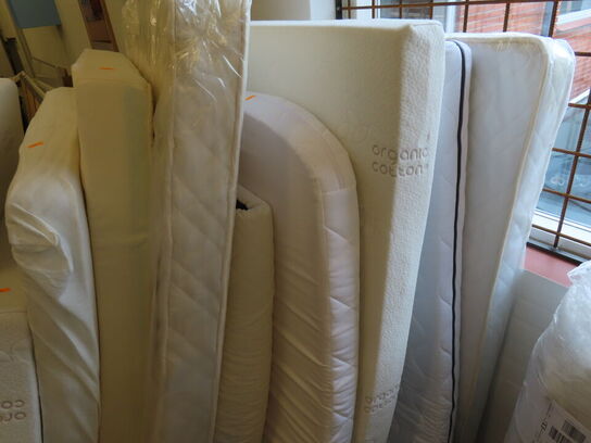 Lot med diverse junior madrasser