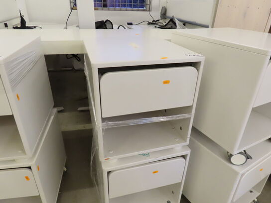 2 stk. Skuffemodul/sengebord, det en på hjul