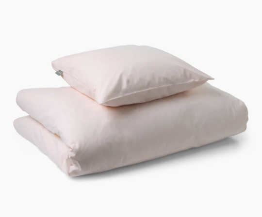 Blandet lot med alt på og under bordet (bord medfølger ikke)