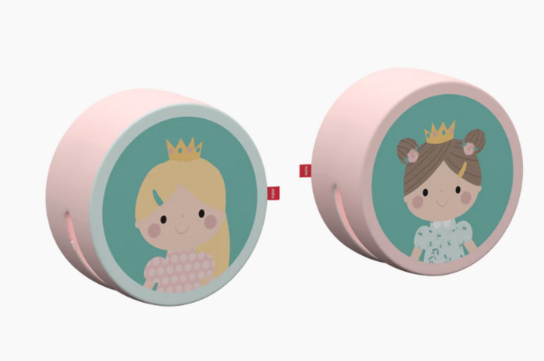 Blandet lot med alt på og under bordet (bord medfølger ikke)