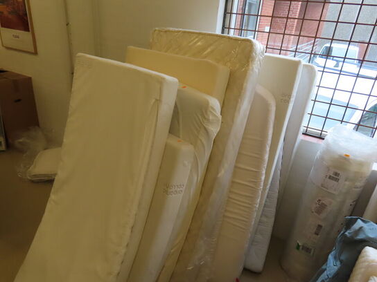 Lot med diverse junior madrasser