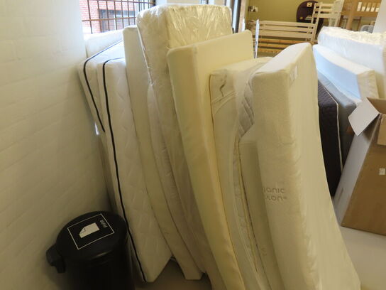 Lot med diverse junior madrasser