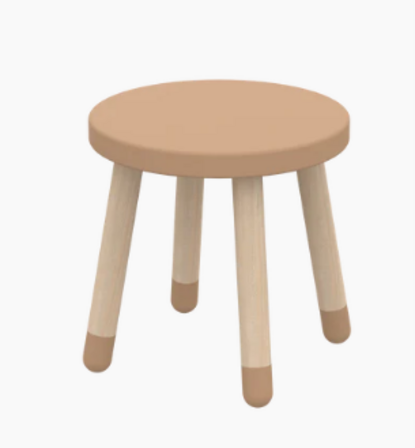 Blandet lot med alt på og under bordet (bord medfølger ikke)