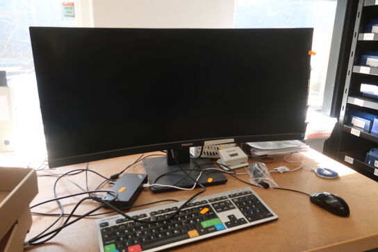 Computerskærm samt dockingstation