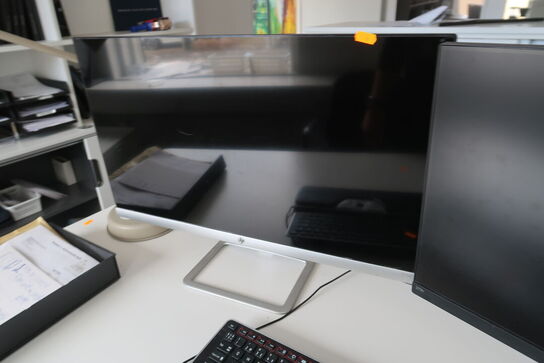 Computer, 2 stk. skærme mus og tastatur