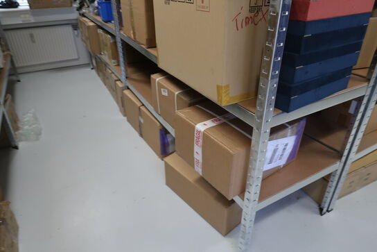 7x2 fag lagerreoler med displayudstyr, kasser, skilte m.m. til ure og smykker