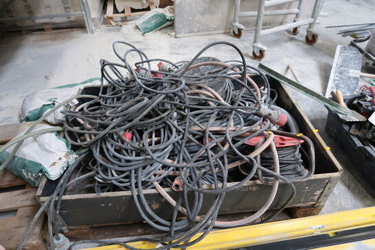 Palle med div. Forlængerledninger