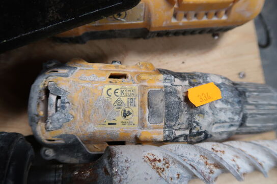 4 stk. akku håndværktøj DEWALT DCF850, DCD796 med 3 stk. batterier og lader