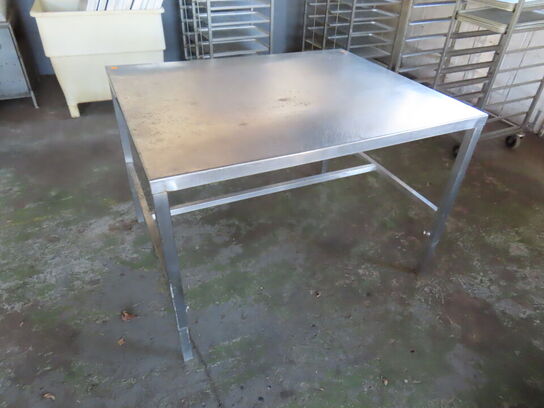 Industrikøkken stålbord