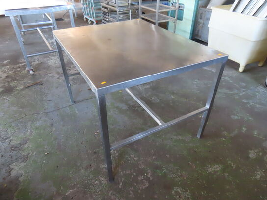 Industrikøkken stålbord