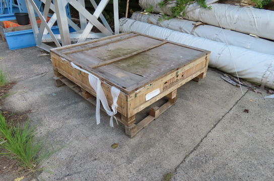 Indhold på plads ved siden hallen