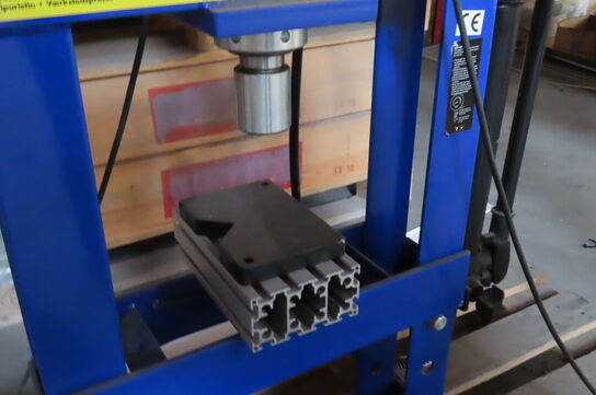 Hydraulisk pressemaskine BILTEMA