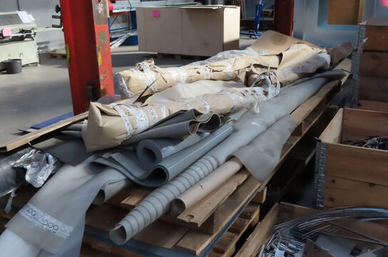 5-6 stk. paller med indhold 