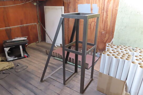 Indhold på loft af diverse bolte, skiver & møtrikker