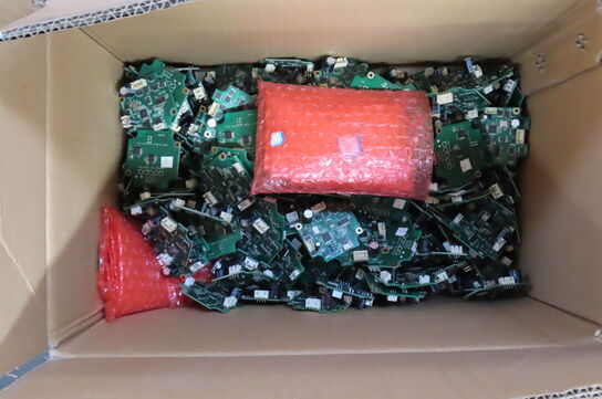 5-6 stk. paller med indhold 