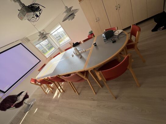 Kantinebord inkl. 12 stk stole