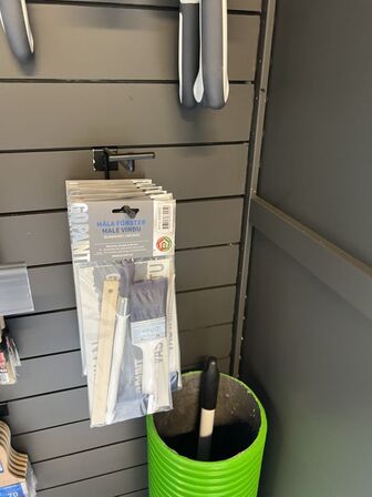 Indhold i reoler - Spartler, pensler m.v.